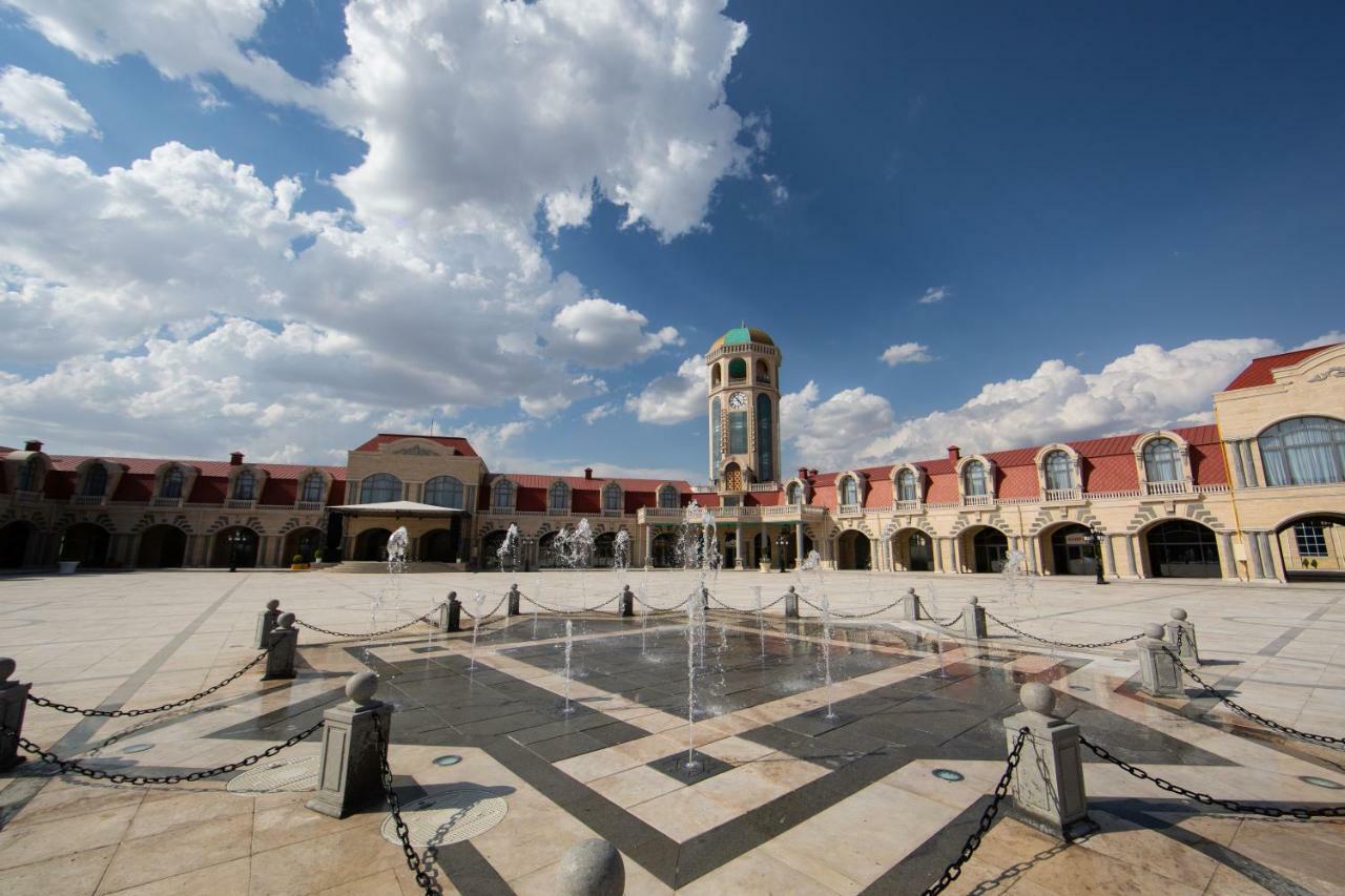 Saat Meydani Nakhchivan Buitenkant foto